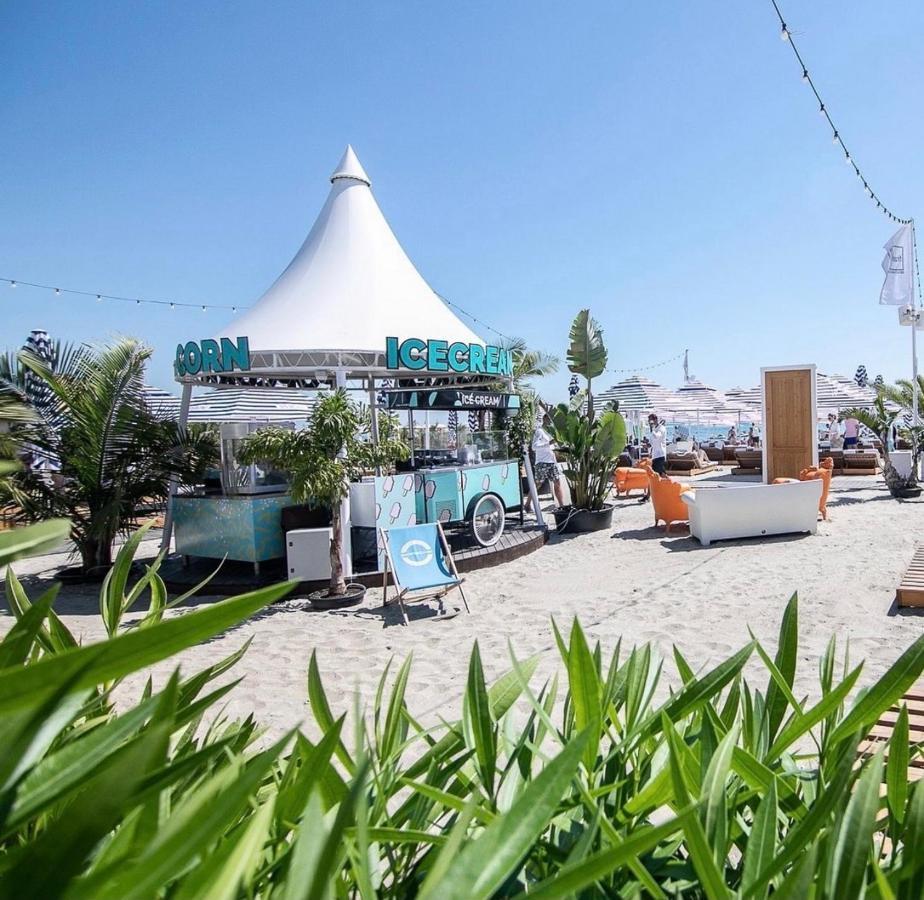 Apartamento Summerland Luxury Velvet Front Sea View Mamaia Exterior foto